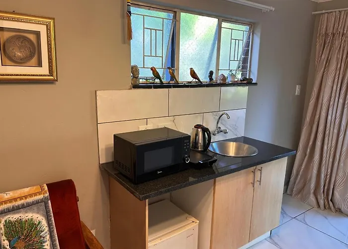 Garden Studio In Waterkloof Ridge